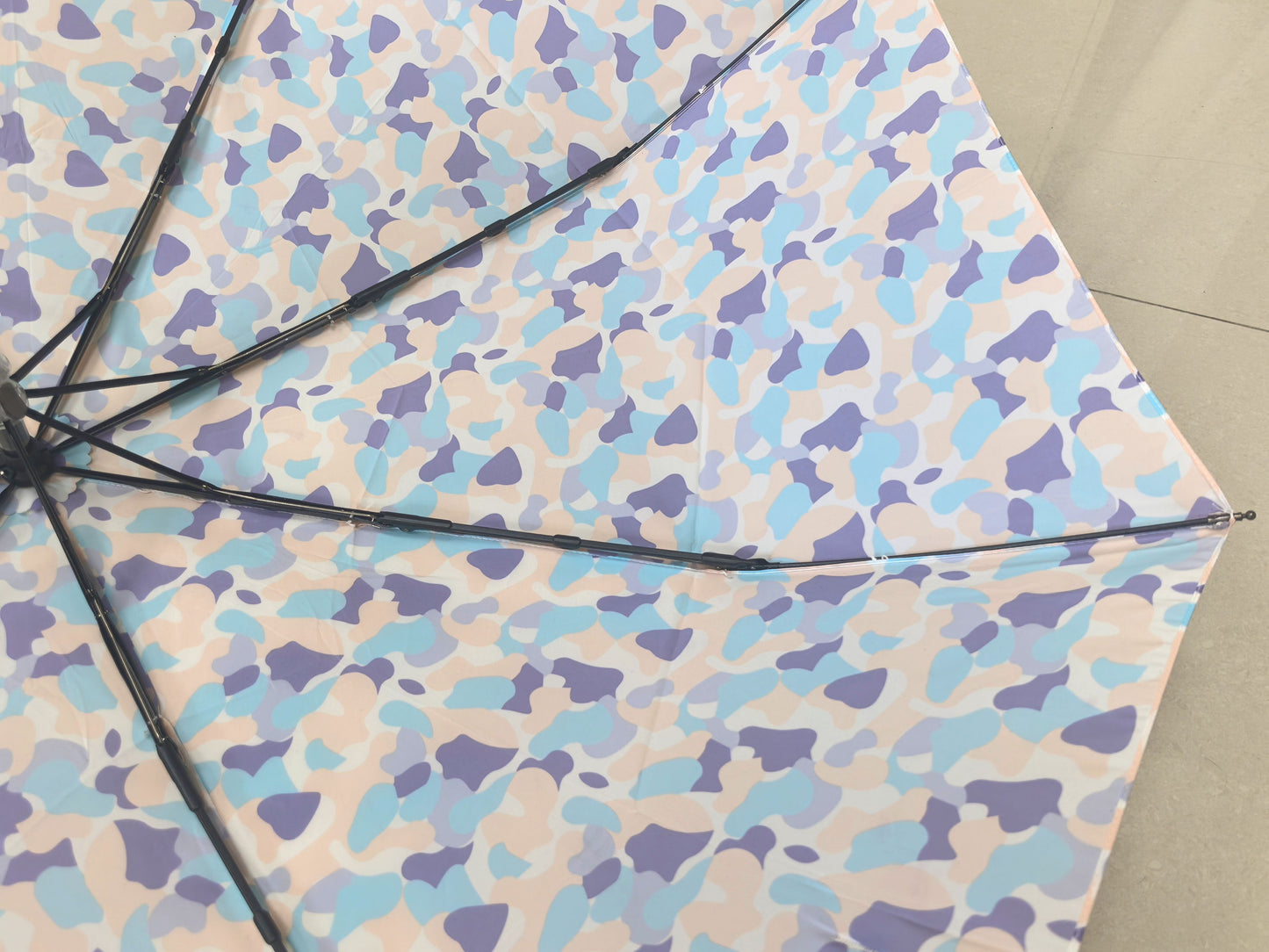 Three Folding Umbrella with Shape Memory Fabric with UV Protection and Strong Windproof Frame